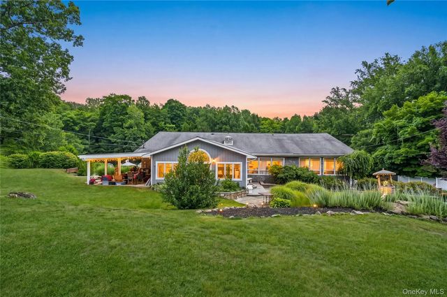289 Oak Ridge Road, Hopewell Junction