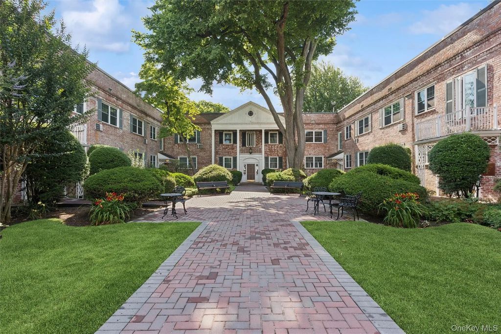 43 N Forest Avenue # A3, Rockville Centre