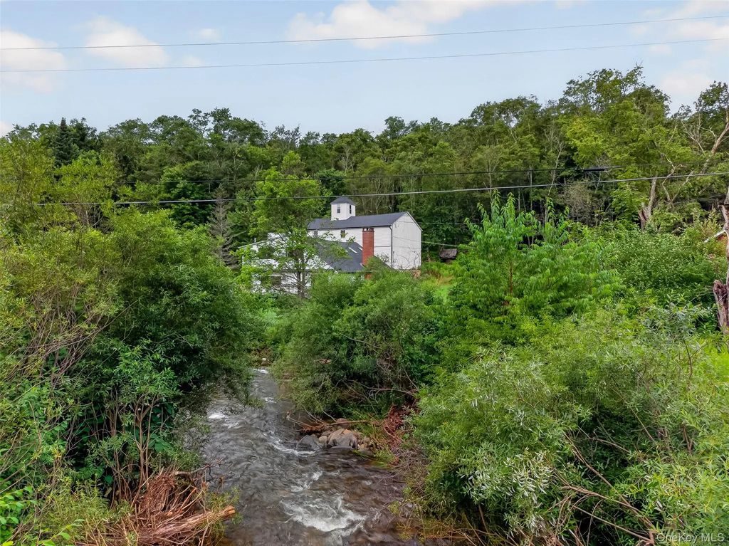 609 Grooville Road, Livingston Manor