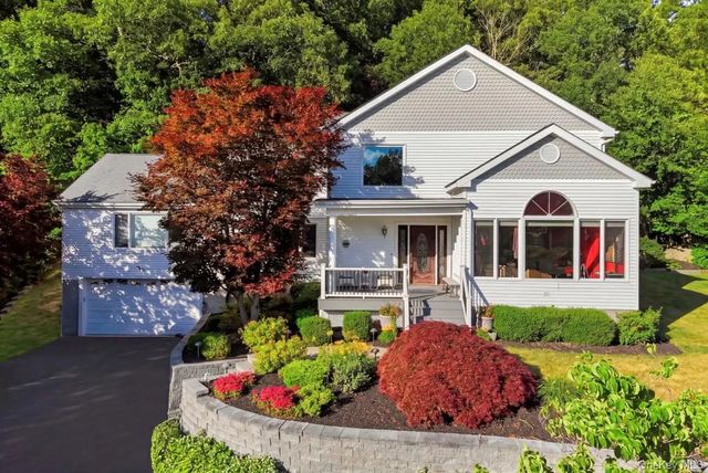 17 Nottingham Way, Mahopac