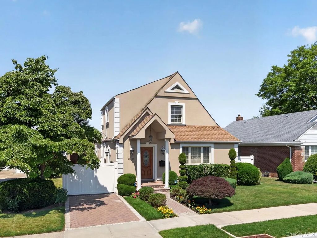 25-36 163rd Street, Flushing