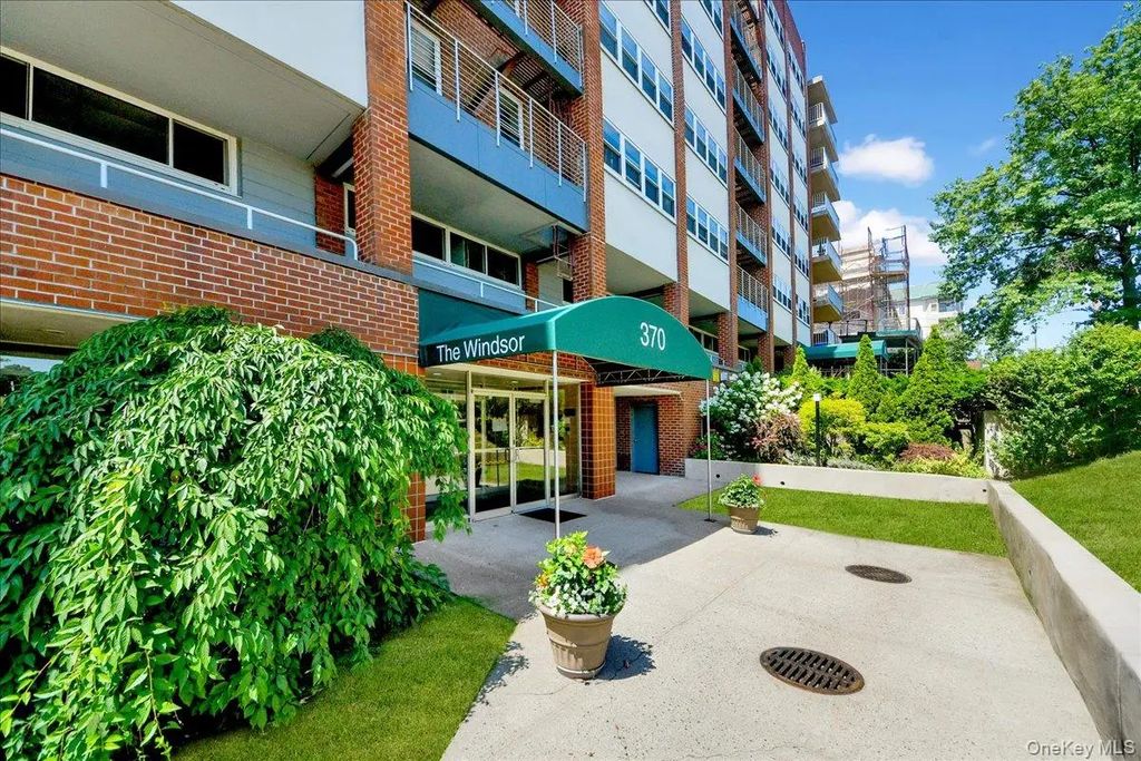 370 Westchester Avenue # 3m, Port Chester