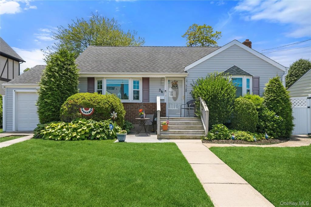 36 Liszt Street, Hicksville