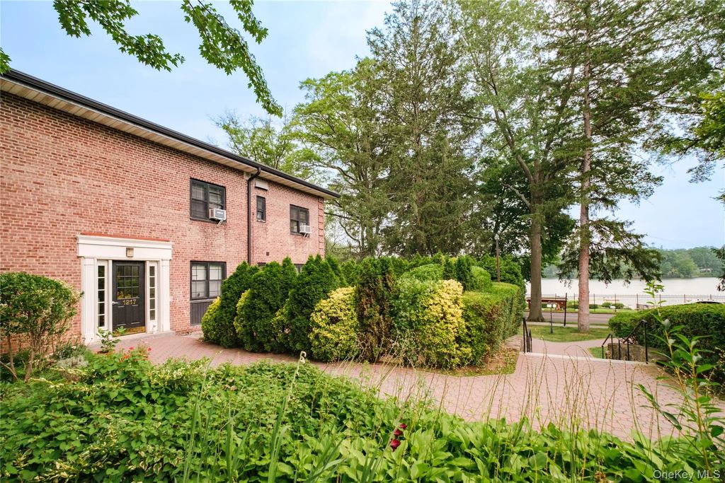 1217 California Road # A-23, Eastchester