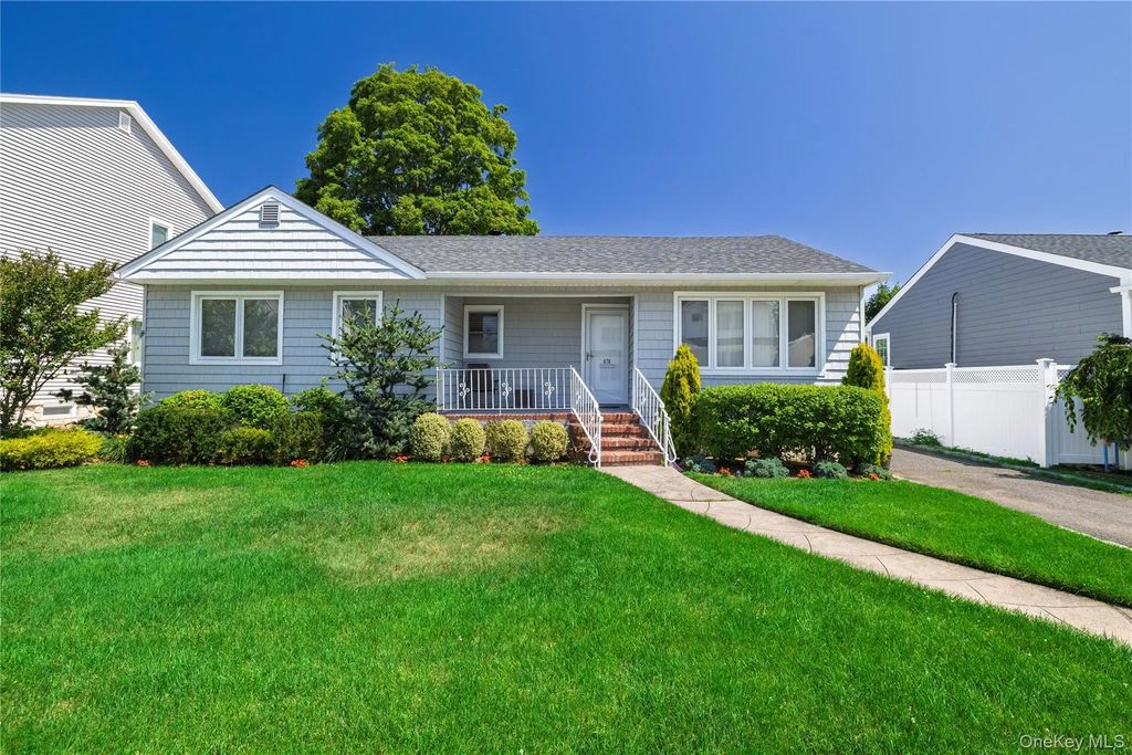 676 Dickens Avenue, Franklin Square