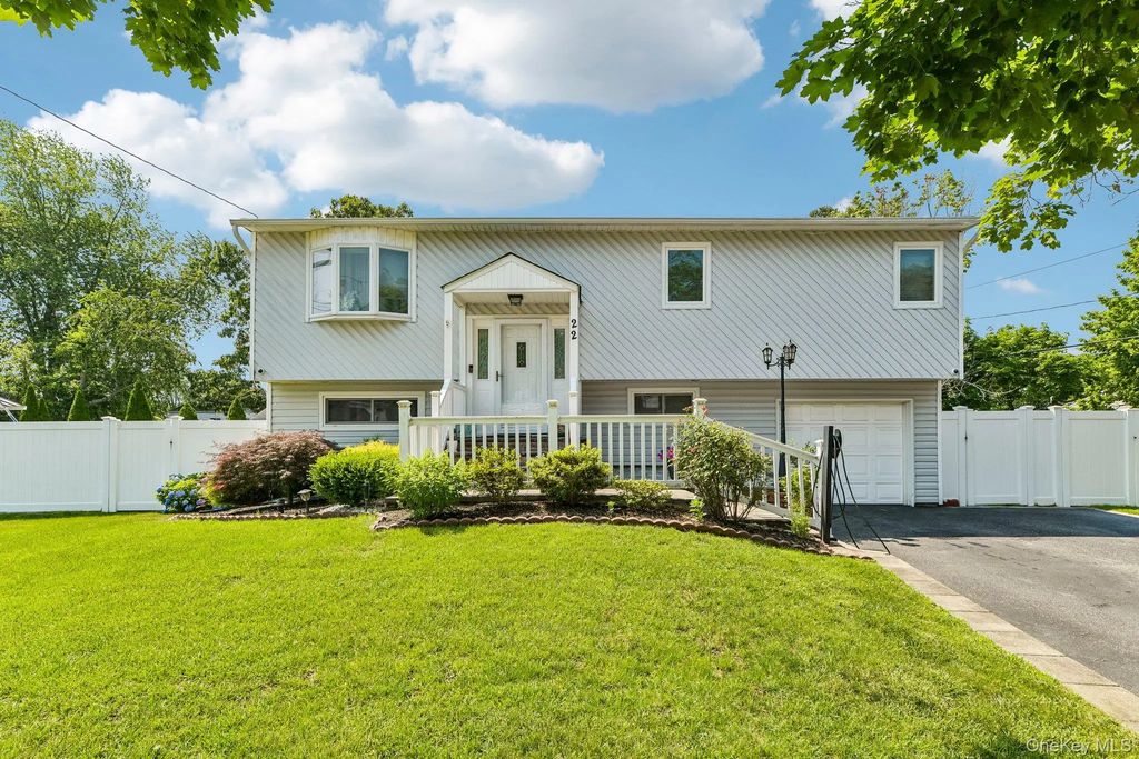 22 Liberty Avenue, Selden
