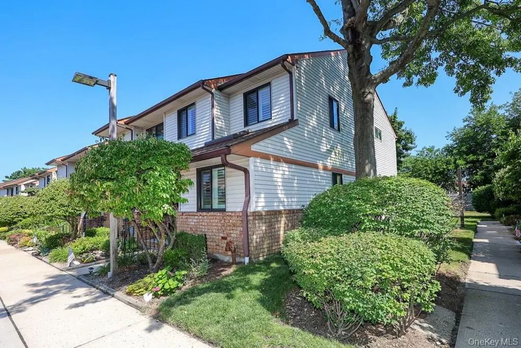 155 Laurel Lane, Wantagh