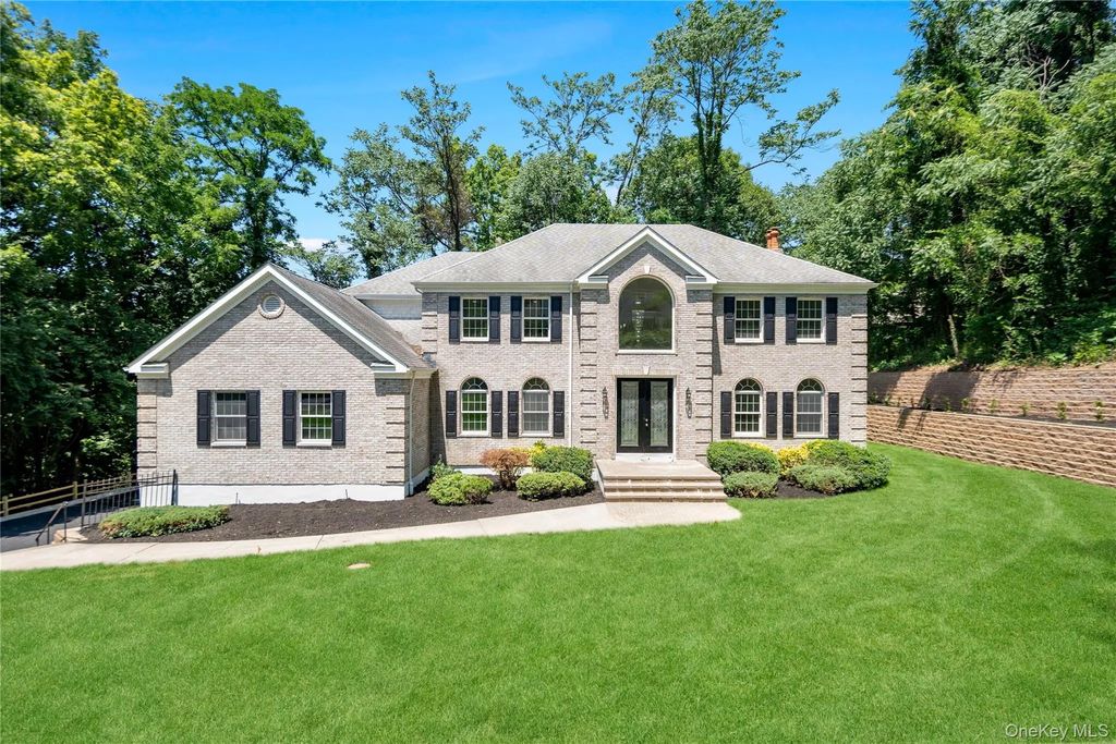 41 Cove Road, Huntington