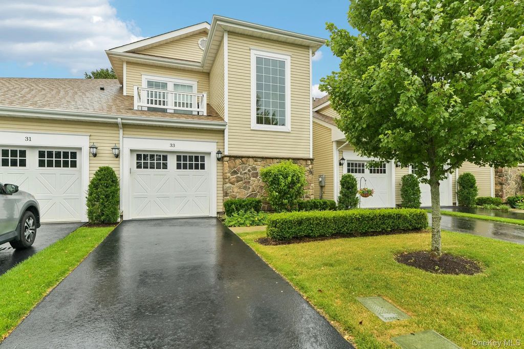 33 Greentree Court, Shirley