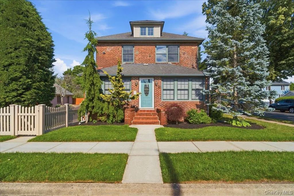 2063 Walnut Street, North Baldwin