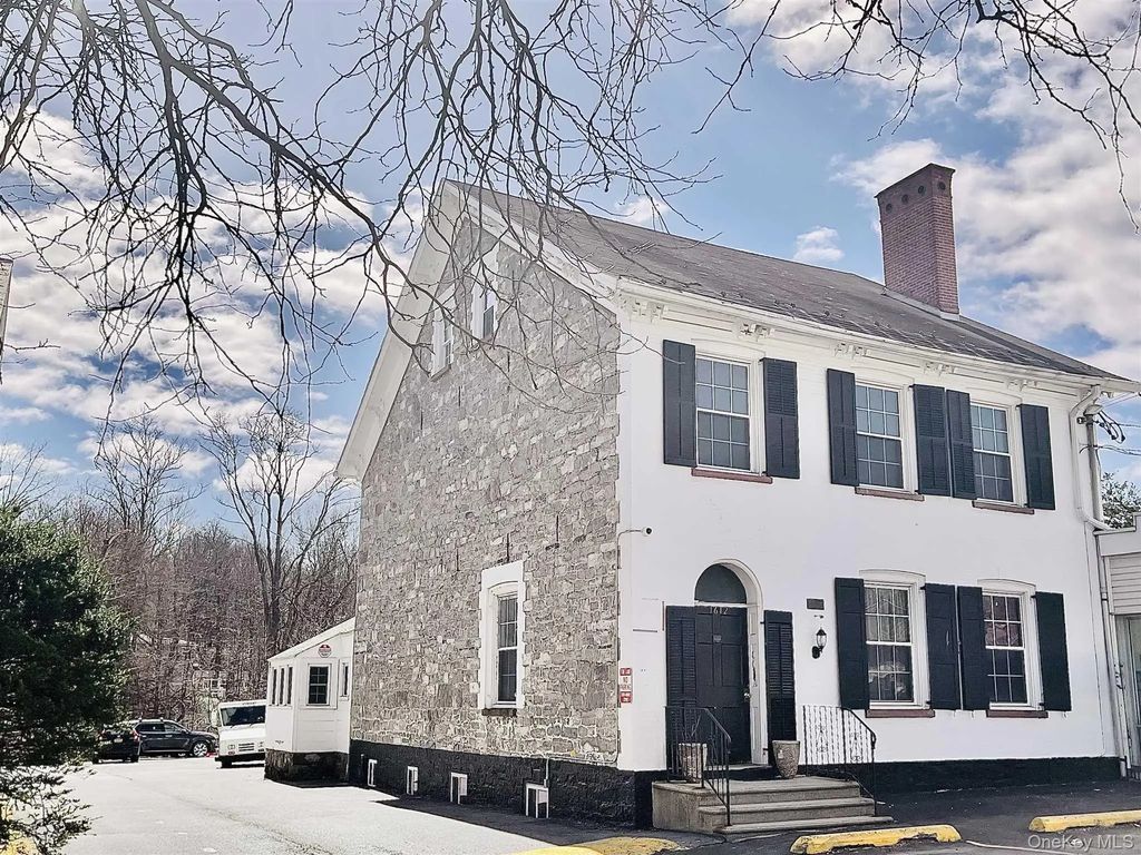 1612 Main Street # 3, Pleasant Valley