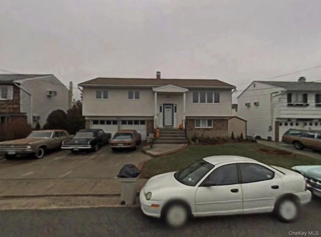 603 Nassau Avenue, Freeport
