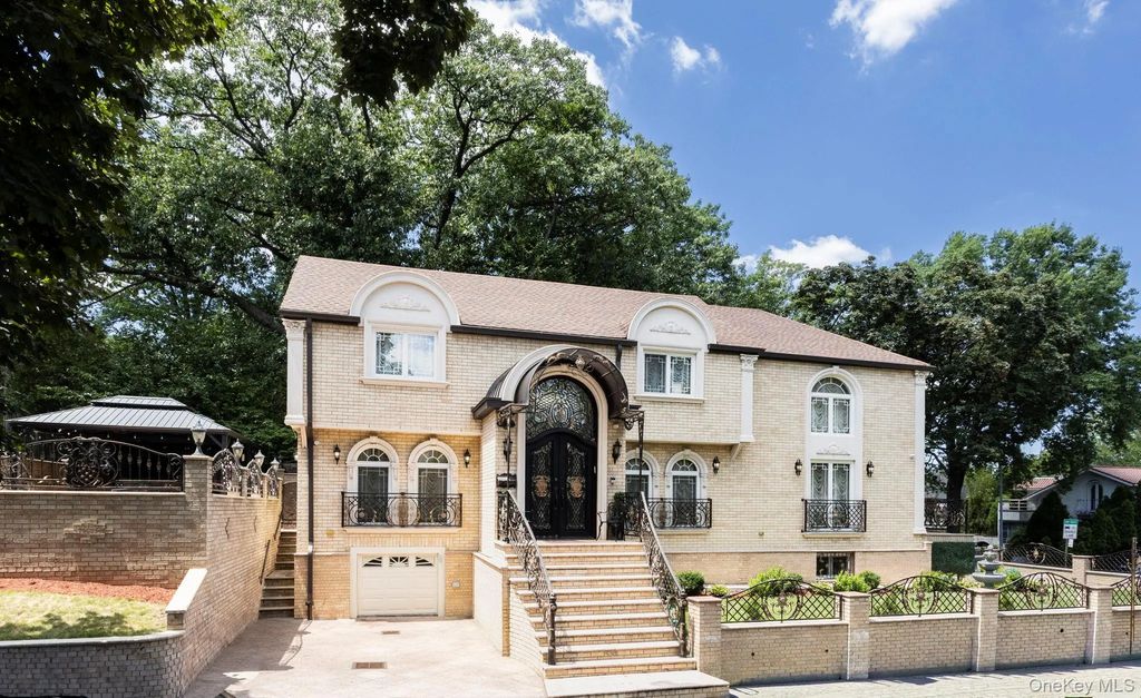 82-20 141st Street, Briarwood