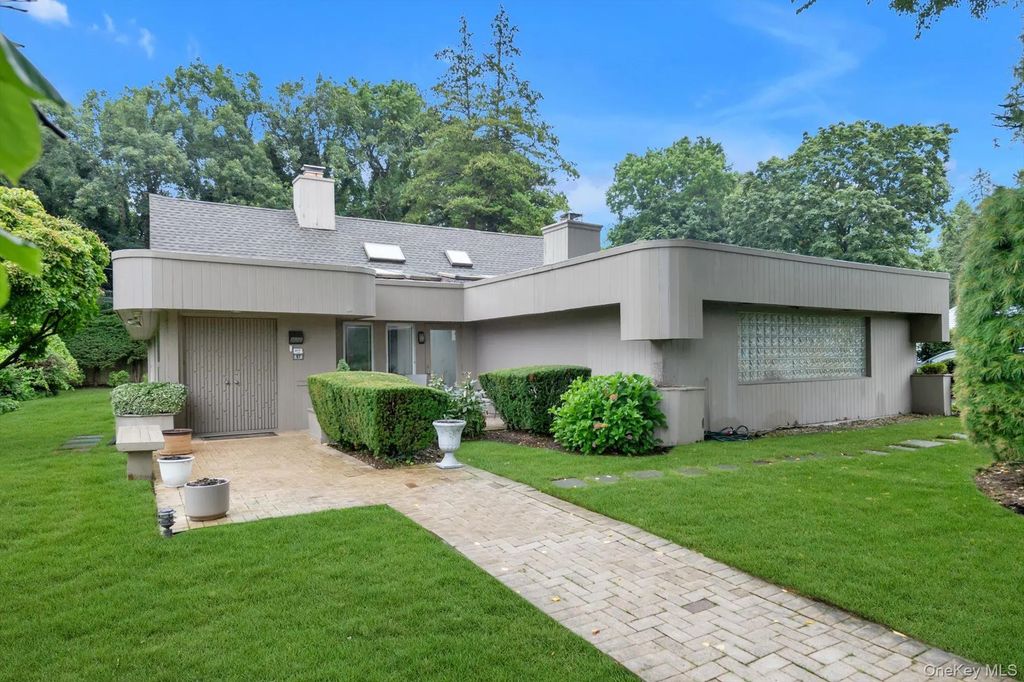 57 Parkway Drive, Roslyn Heights