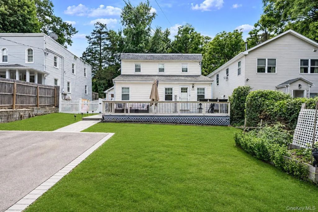 723 Park Avenue, Huntington