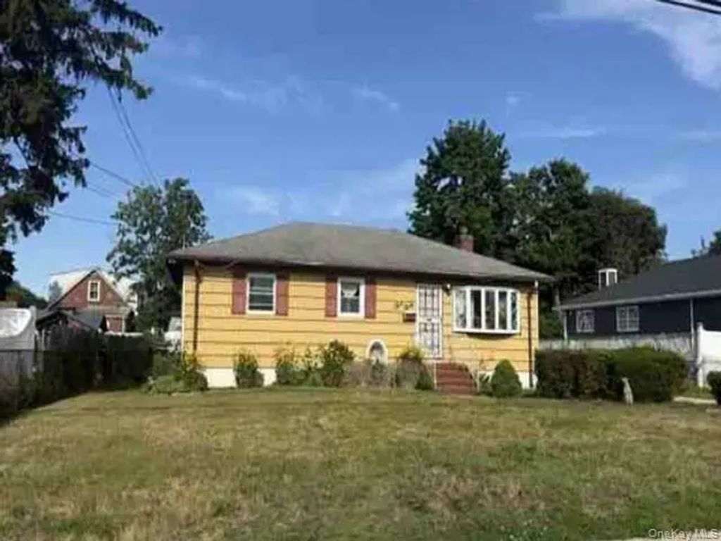 330 Vespucci Avenue, Copiague