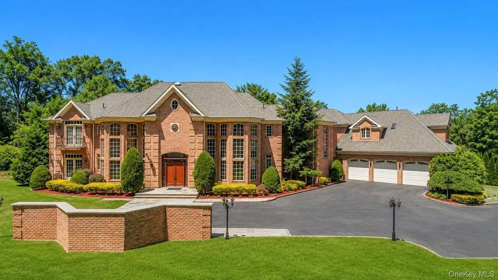 250 Oyster Bay Road, Locust Valley