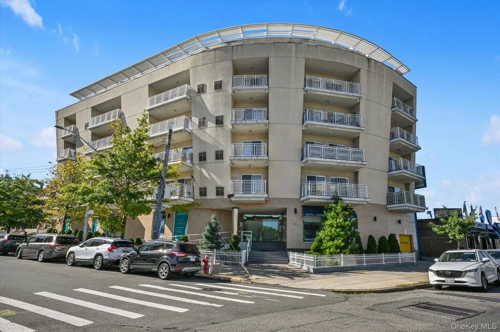 81-14 Queens Boulevard # Ph6c, Elmhurst