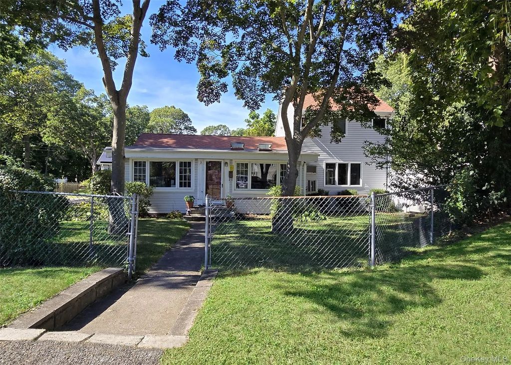 3 Broadway, Ronkonkoma