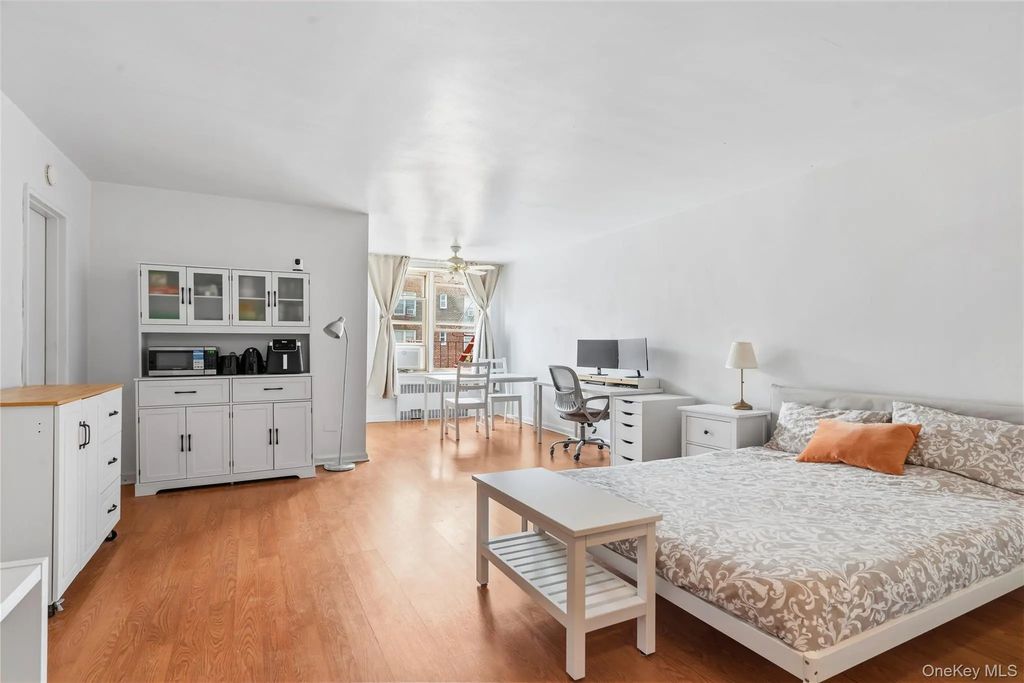 67-25 Clyde Street # 6p, Forest Hills