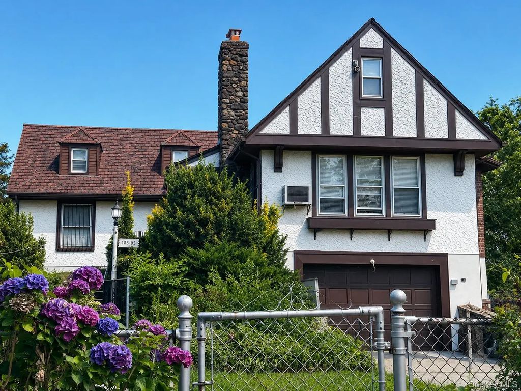 188-06 Soho Drive, Hollis