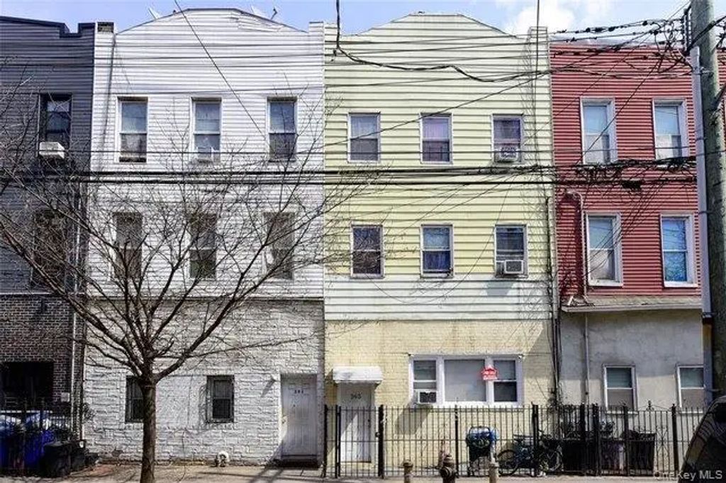 393 Crescent Street, Brooklyn