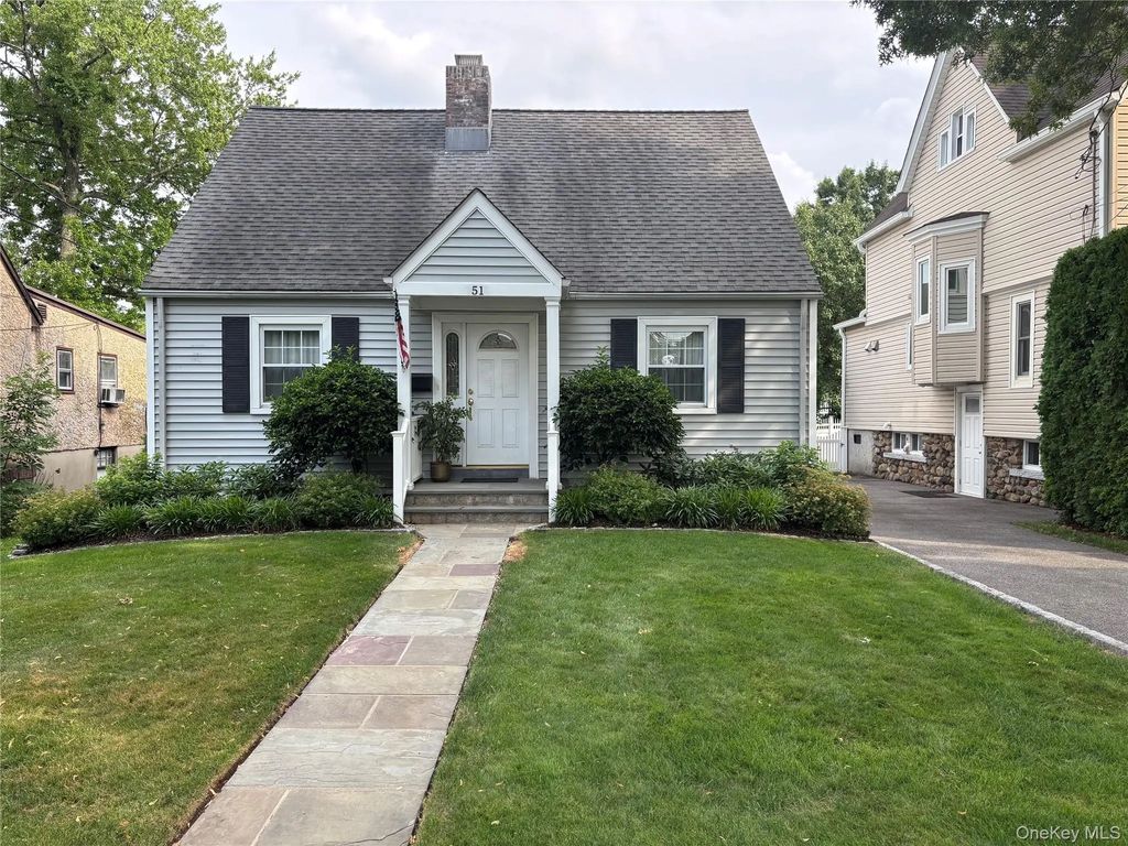 51 Coakley Avenue, Harrison