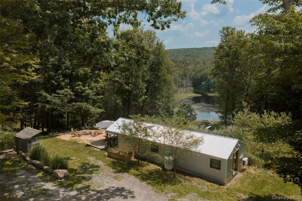 689 Church Road, Mountain Dale