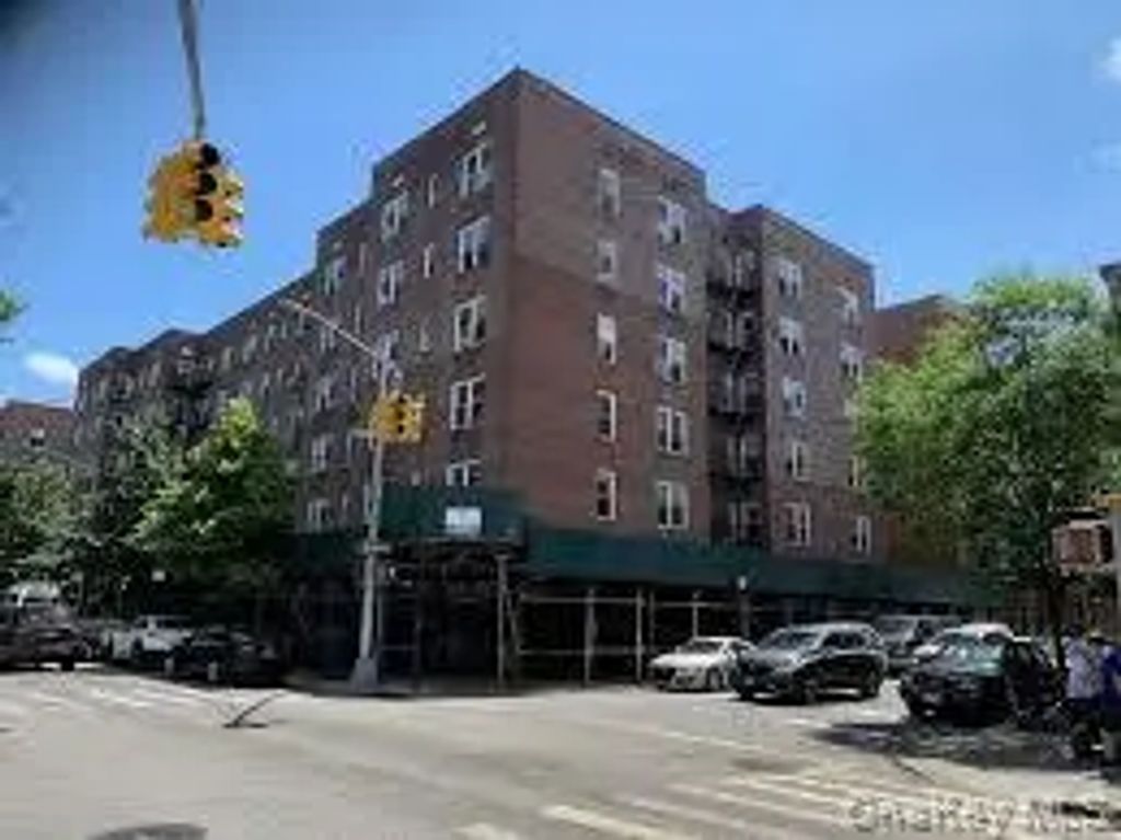 4240 Bowne St # 5f, Flushing