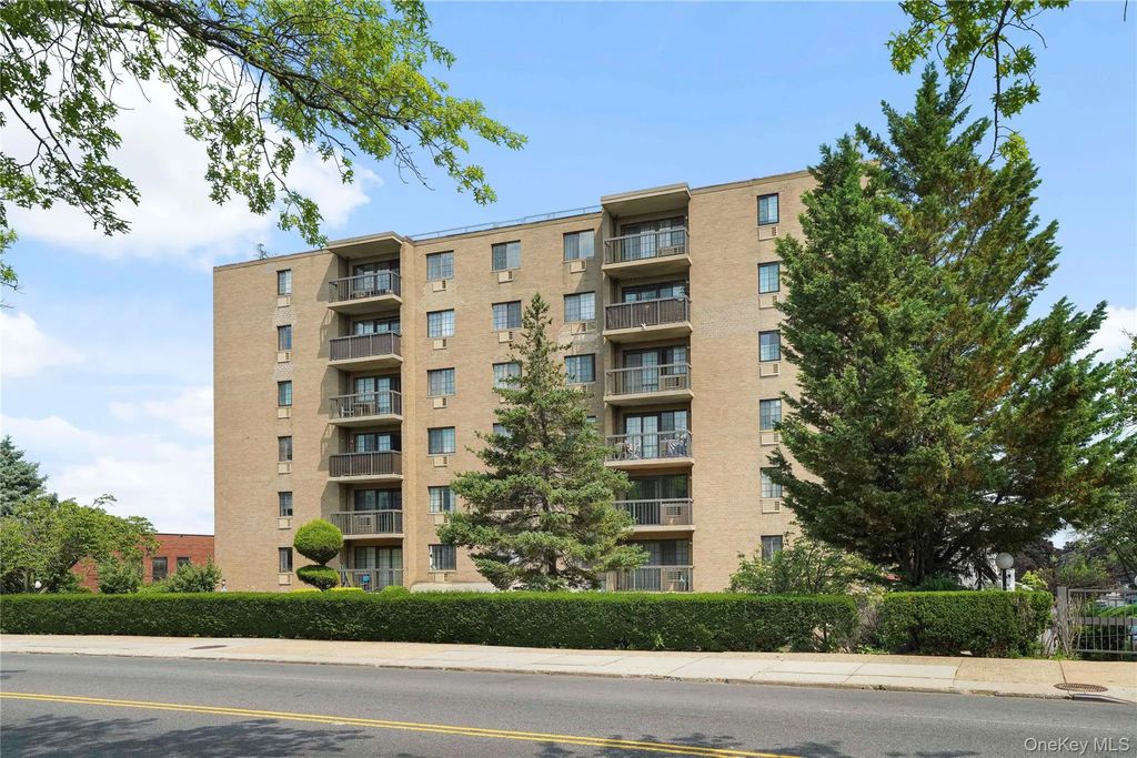 71-49 Metropolitan Avenue # 2-f, Middle Village