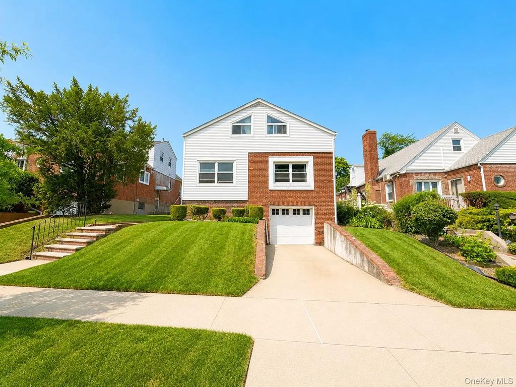 8018 217th, Hollis Hills