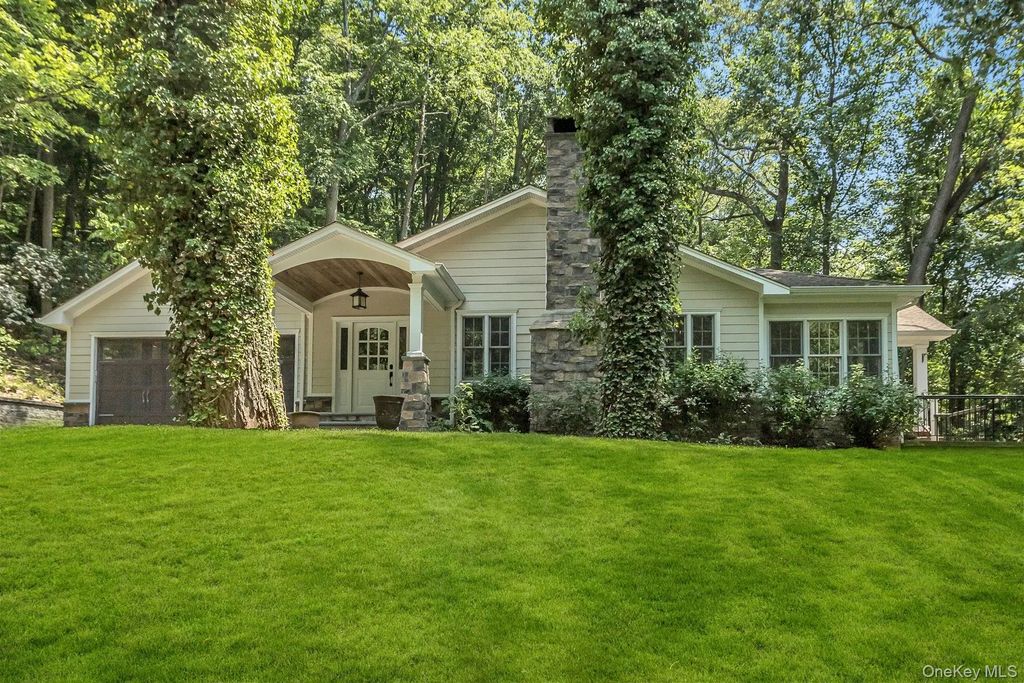 10 Laurel Cove Road, Oyster Bay Cove