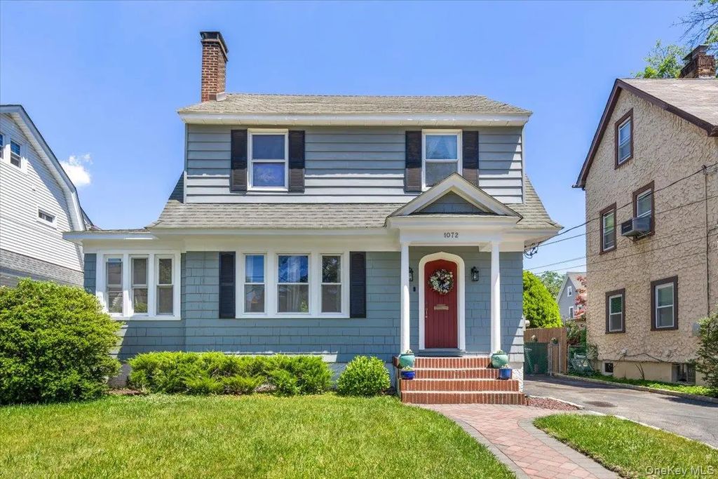 1072 Hunter Avenue, Pelham