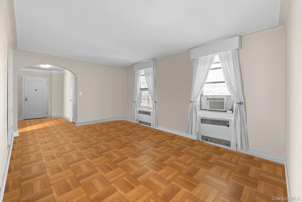 8380 118th St # 6g, Kew Gardens