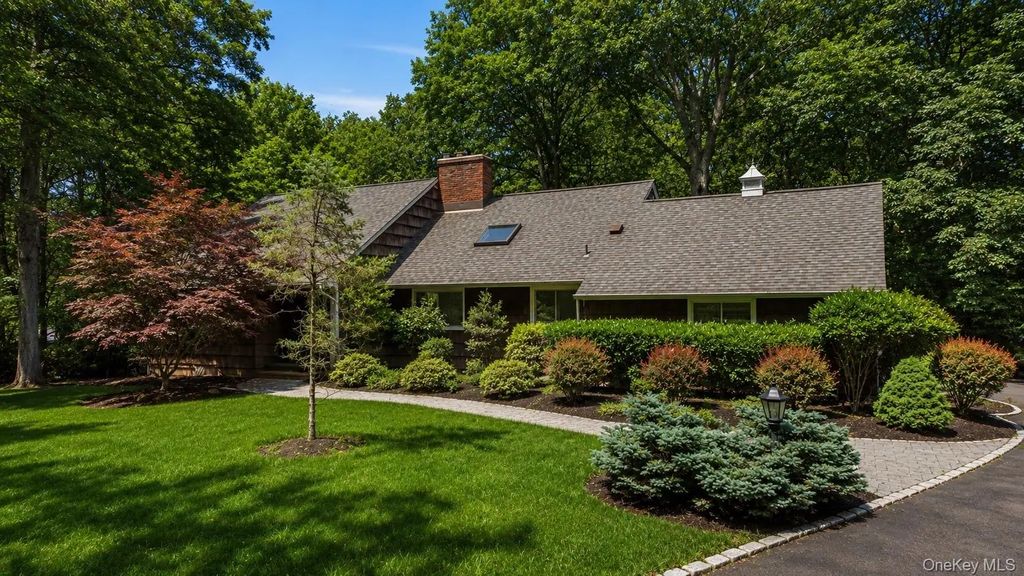 21 Druid Hill Road, Port Jefferson