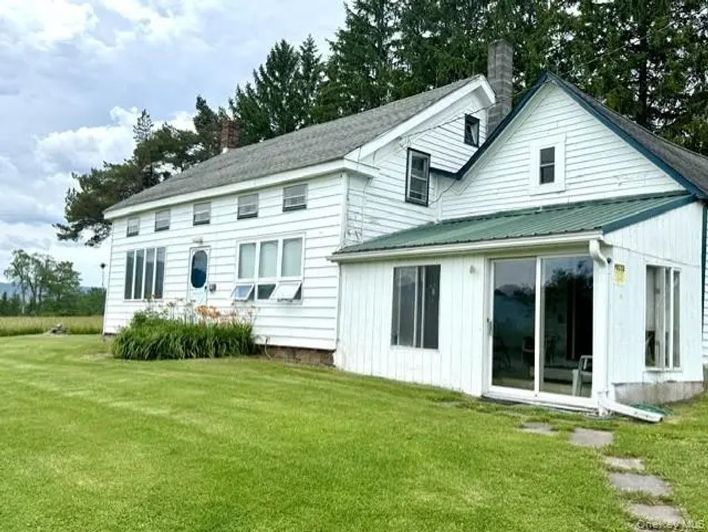1001 13 Route, Jewett