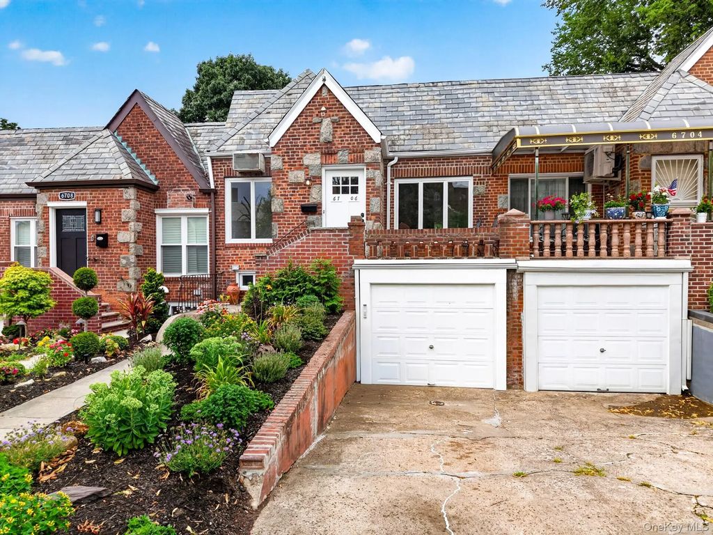 6706 Thornton Place, Forest Hills