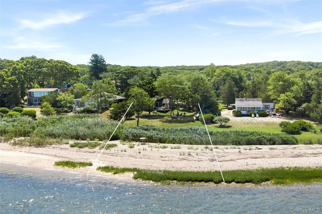 21 Breeze Hill Road, East Hampton