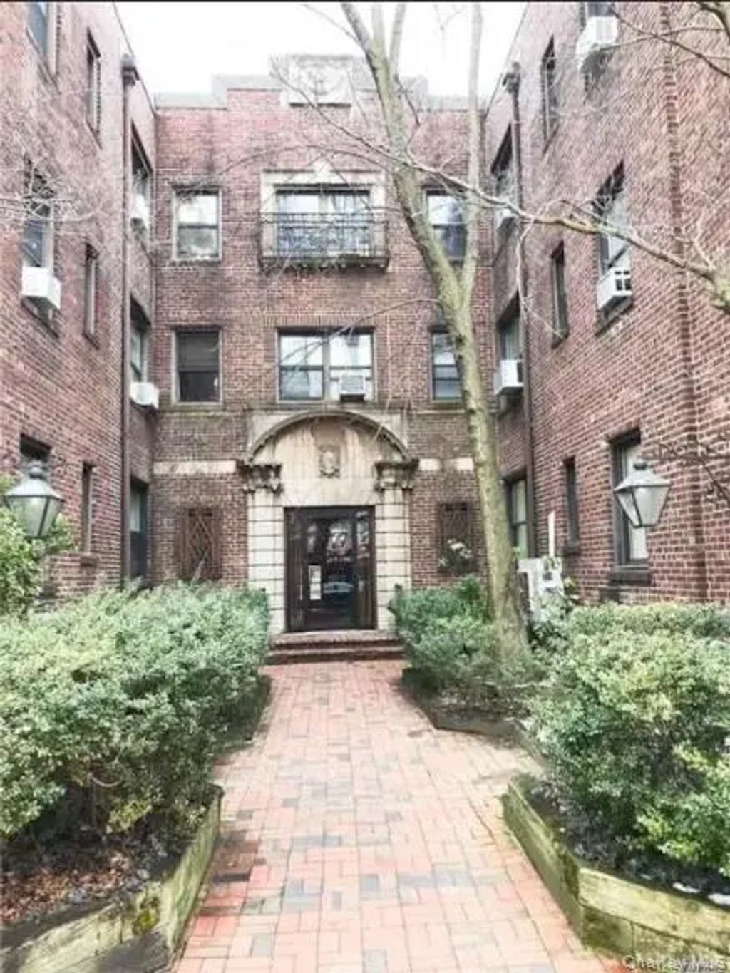 7 Bond Street # 2c, Great Neck