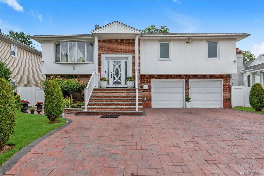 928 N Fletcher Avenue, Valley Stream