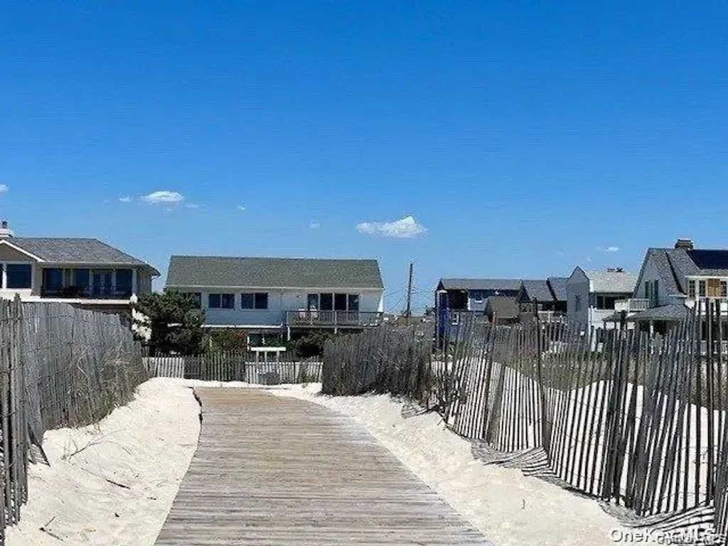 3 Oswego Avenue, East Atlantic Beach