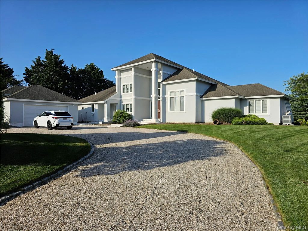 18 Pine Tree Lane, Westhampton