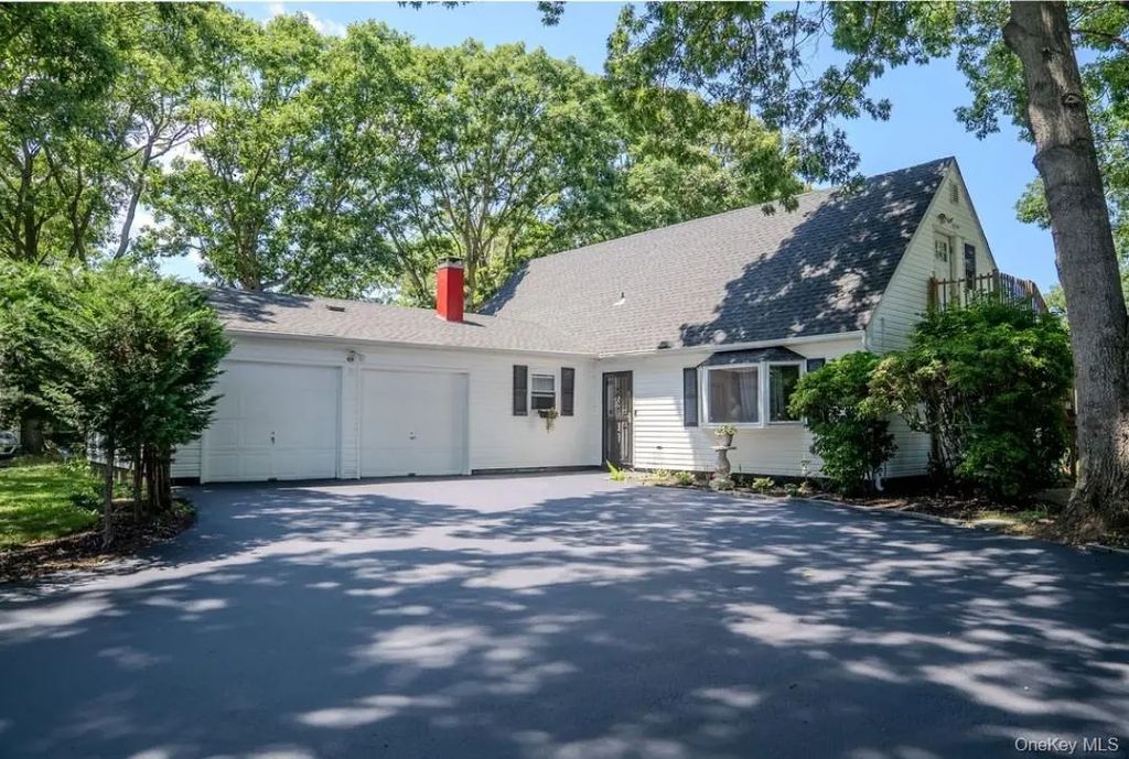 41 Fig Street, Central Islip