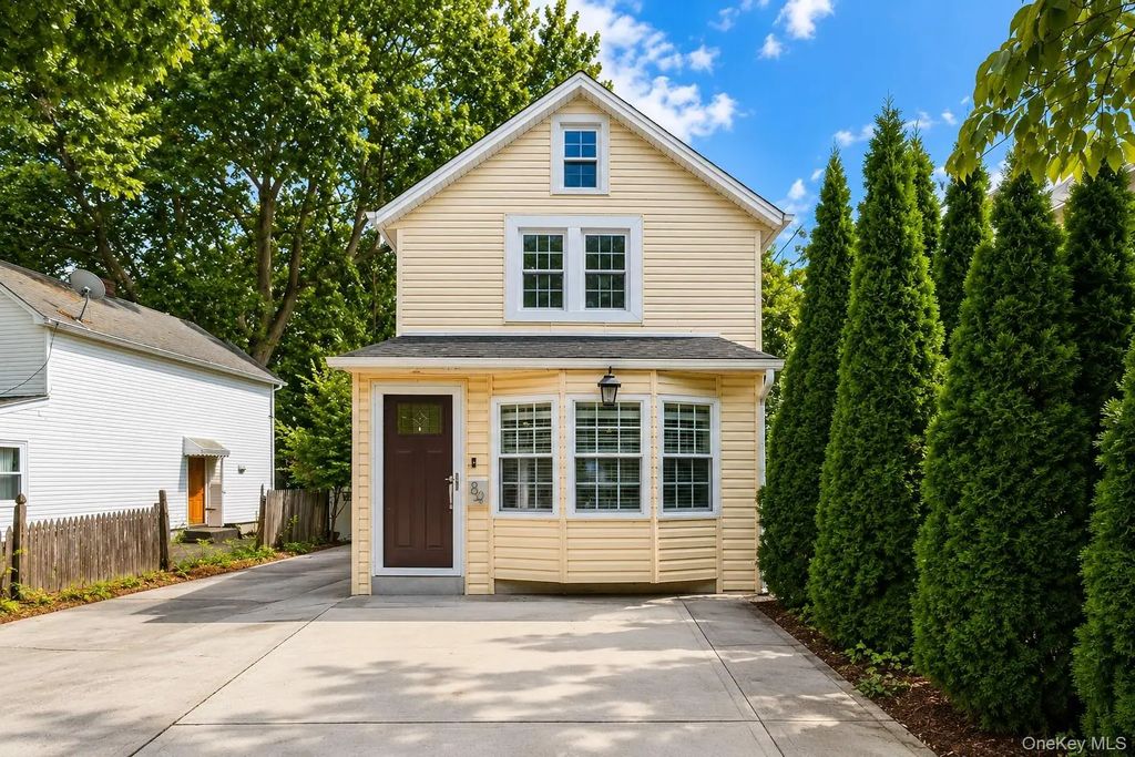 89 Harbor Road, Port Washington