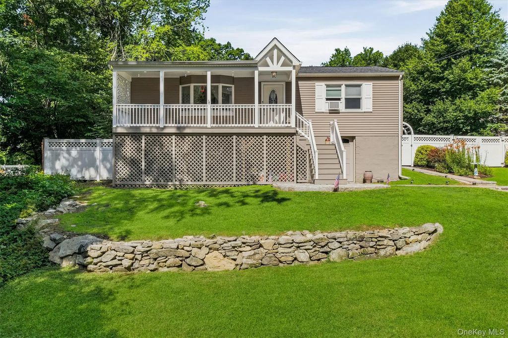 153 Kent Shore Drive, Carmel