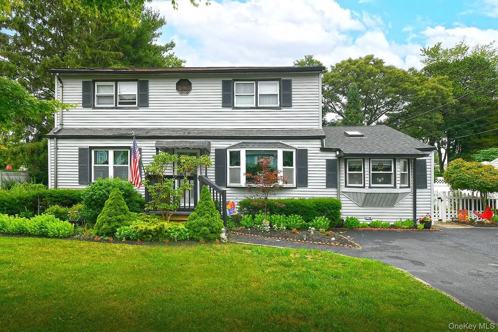 11 Bonnybill Drive, Centereach