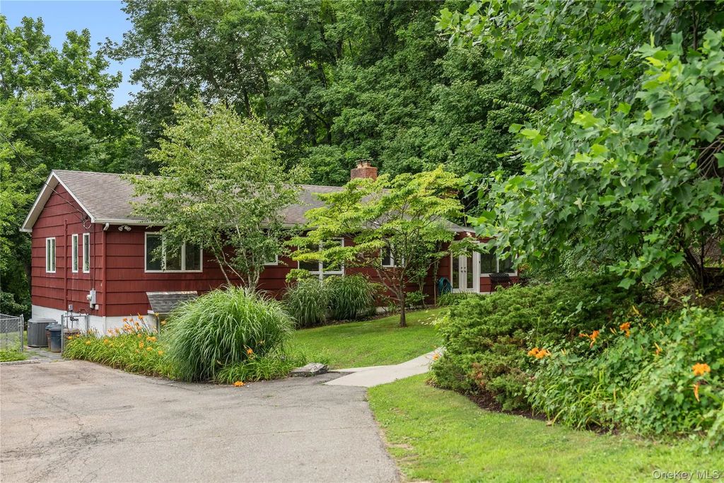 7 Ogden Road, Ossining