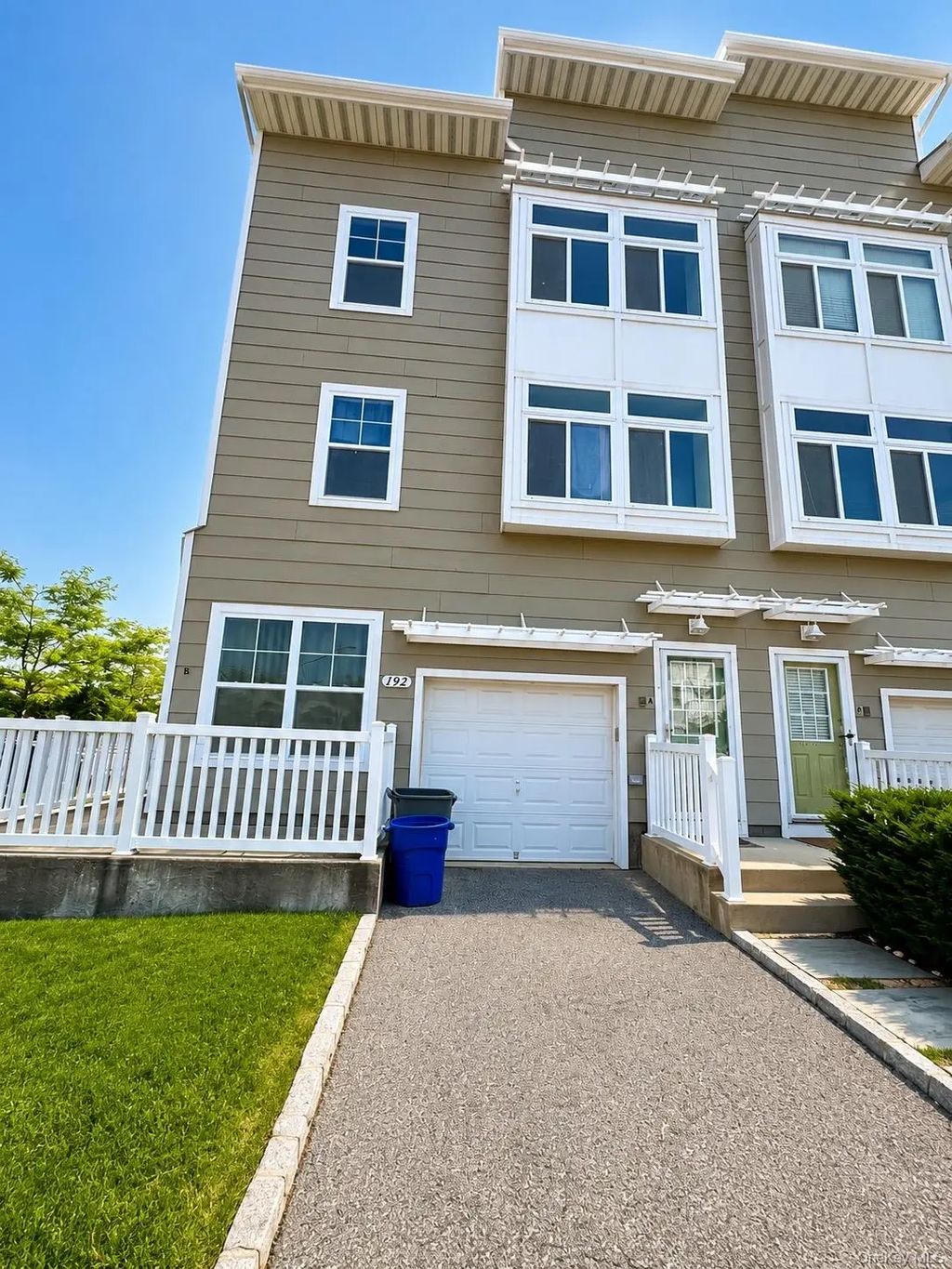 192 White Sands Way, Arverne