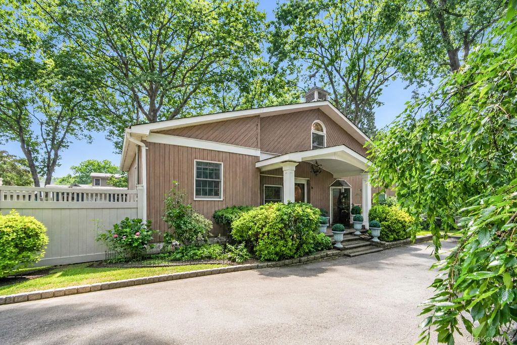 208 Avenue C, Ronkonkoma
