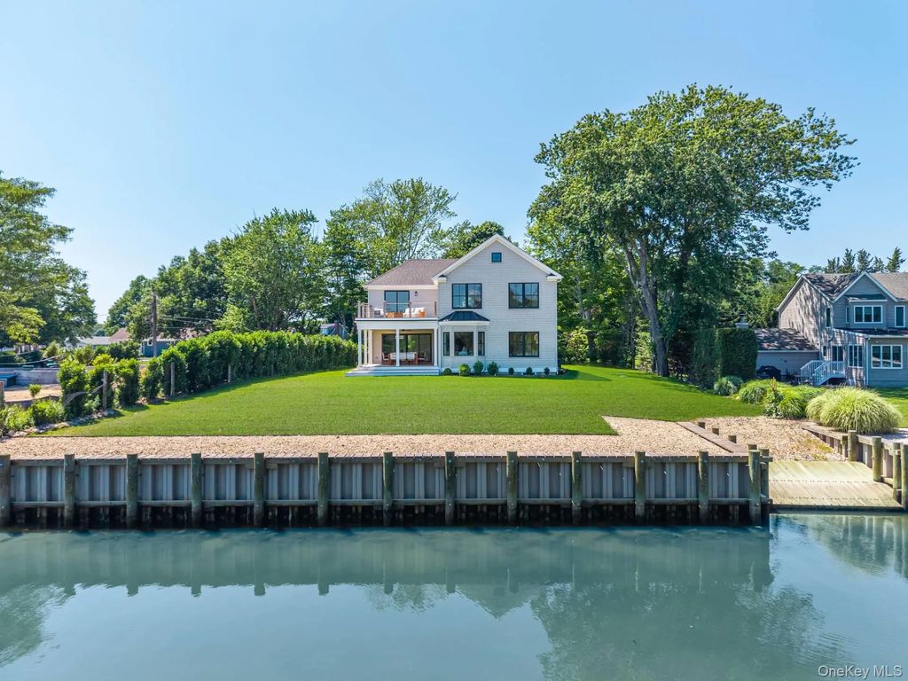 195 Williamsburg Drive, Southold